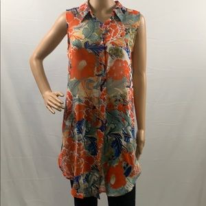 NWOT. Nygard sleeveless floral printed top.